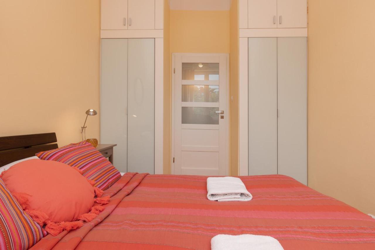 Warsaw New Town Square Apartment For 5 Guests By Noclegi Renters Exteriör bild