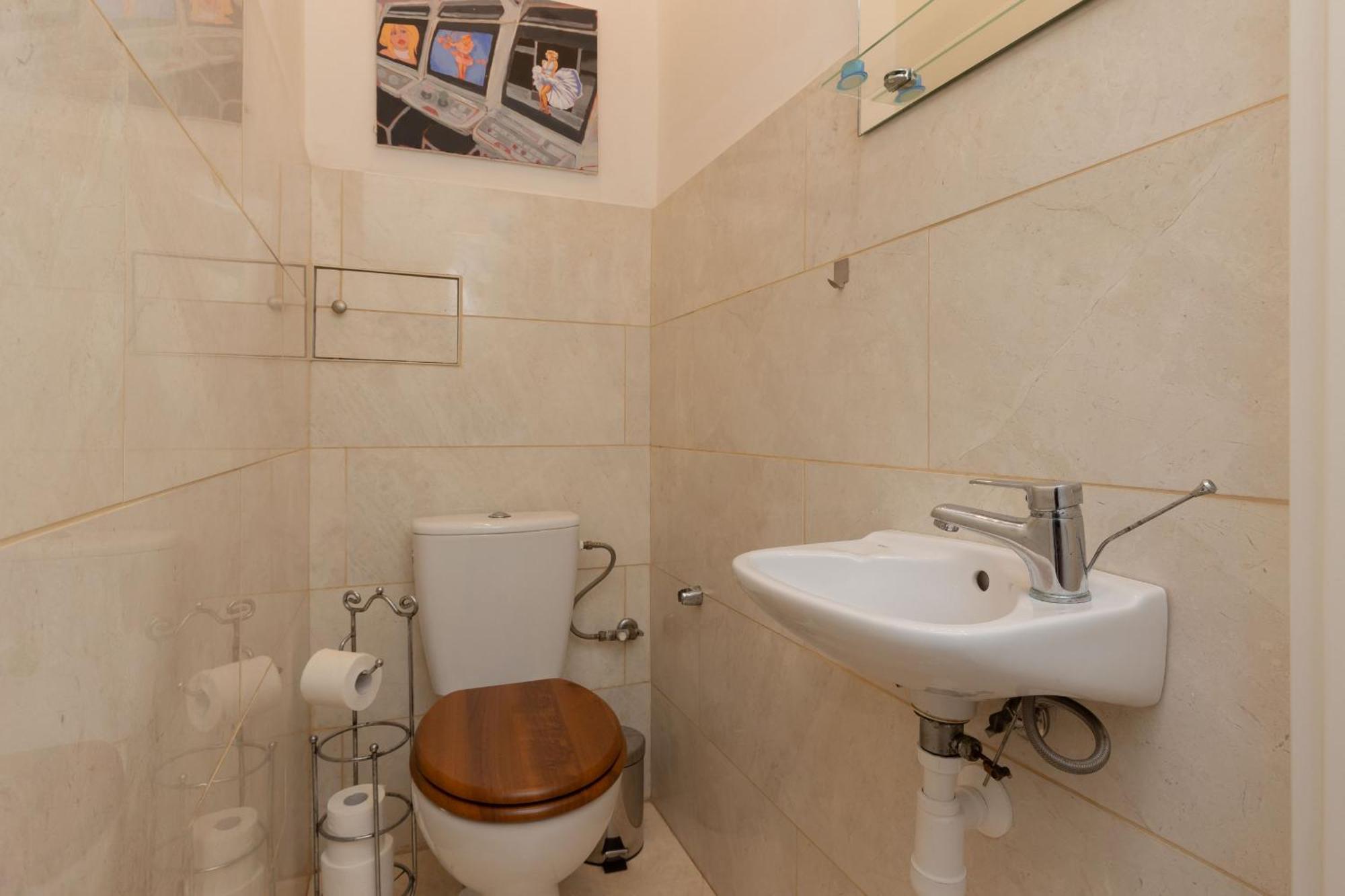 Warsaw New Town Square Apartment For 5 Guests By Noclegi Renters Exteriör bild