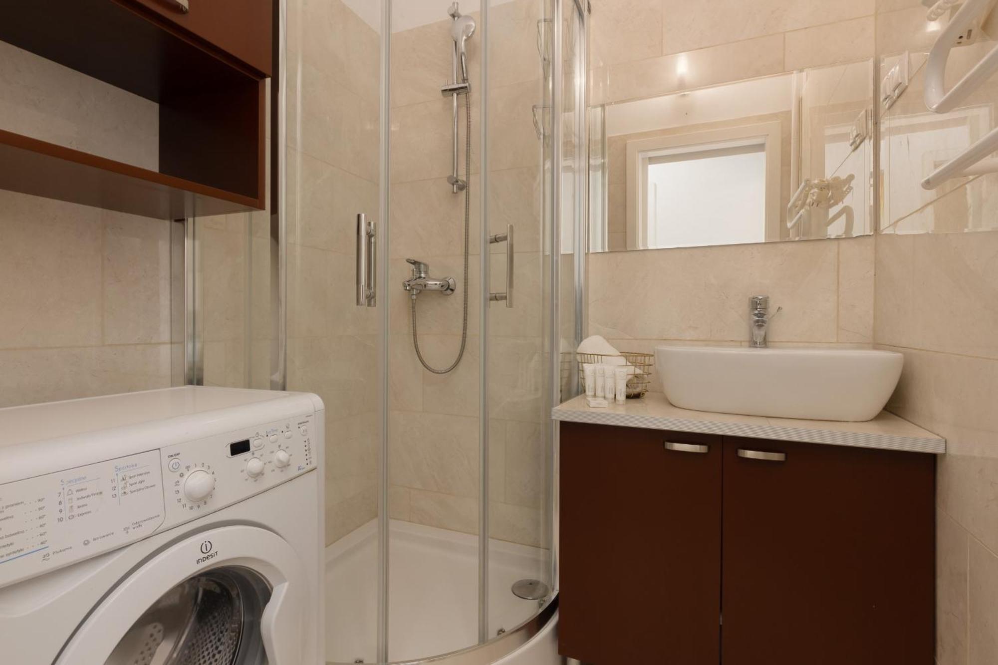 Warsaw New Town Square Apartment For 5 Guests By Noclegi Renters Exteriör bild